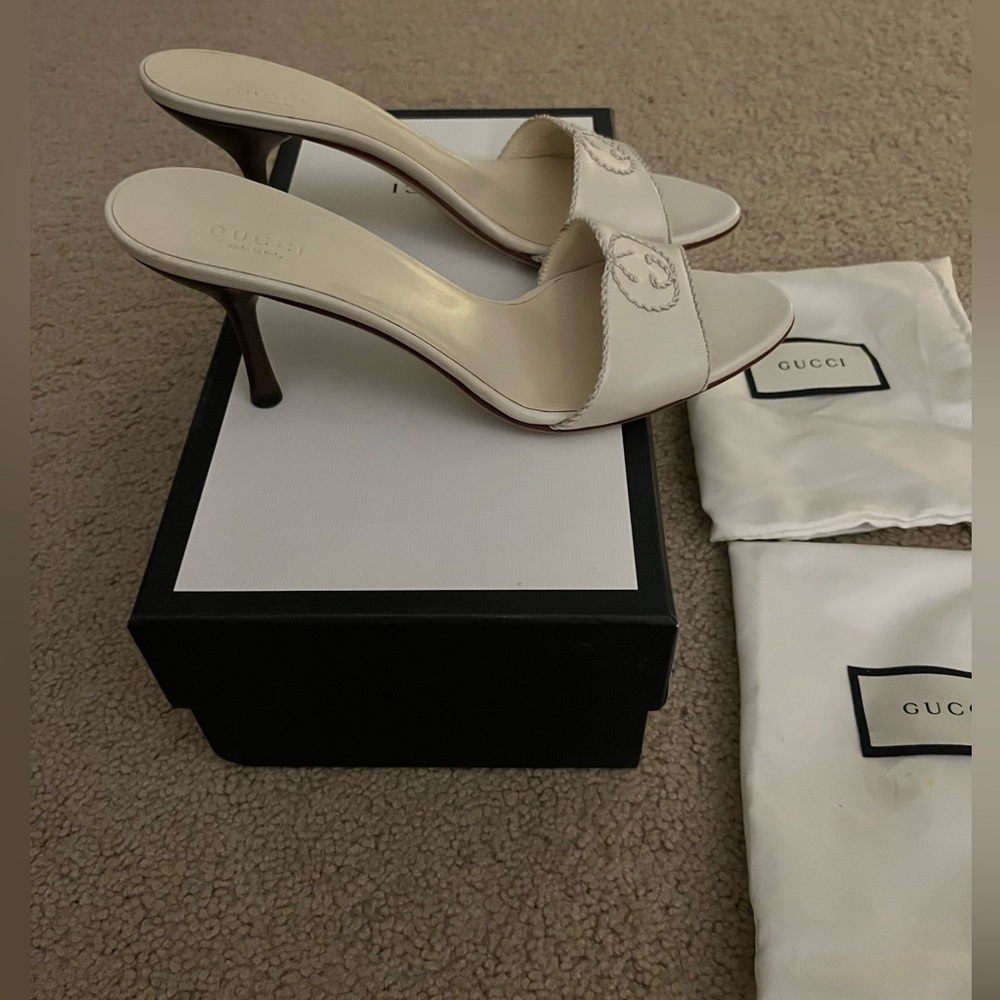 Brand new Vintage Gucci Women's Cream Mules with Logo Detail - Picture 7 of 7